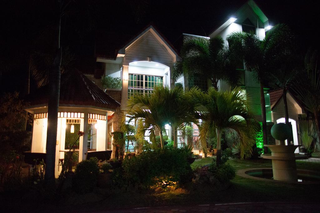 Sir Nico Guesthouse And Resort Pulilan Екстер'єр фото